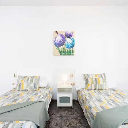 Home2book Charming House & Jacuzzi Apartment