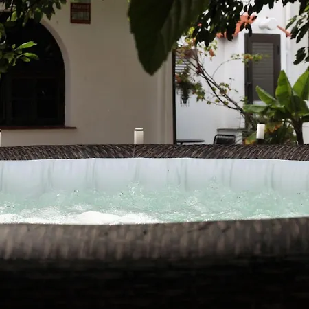 Home2book Charming House & Jacuzzi Apartment *